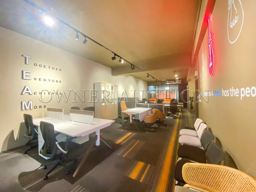 [Surrounded by thriving residential communities] 3 Storey Shop Office [Situated right next to the DASH Highway]