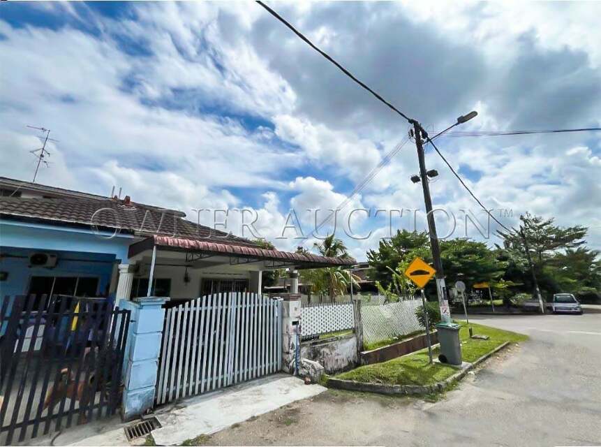 [Next to SMK Seri Alam 2] 1 Storey Terrace House [8 min to Lotus's Seri Alam & Econsave Pasir Gudang]