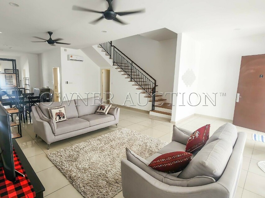 [5 min to Sendayan Merchant Square commercial area] 2 Storey Terrace House [12 min to AEON Mall Seremban 2 & Mydin Mall Seremban 2]