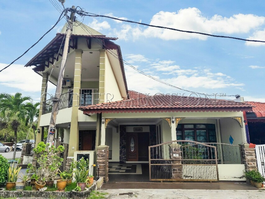 [Next to Pasar Raya CH - Branch Telok Mas] Extended and Renovated 1 Storey Terrace House [5 min to Crystal Bay Beach]