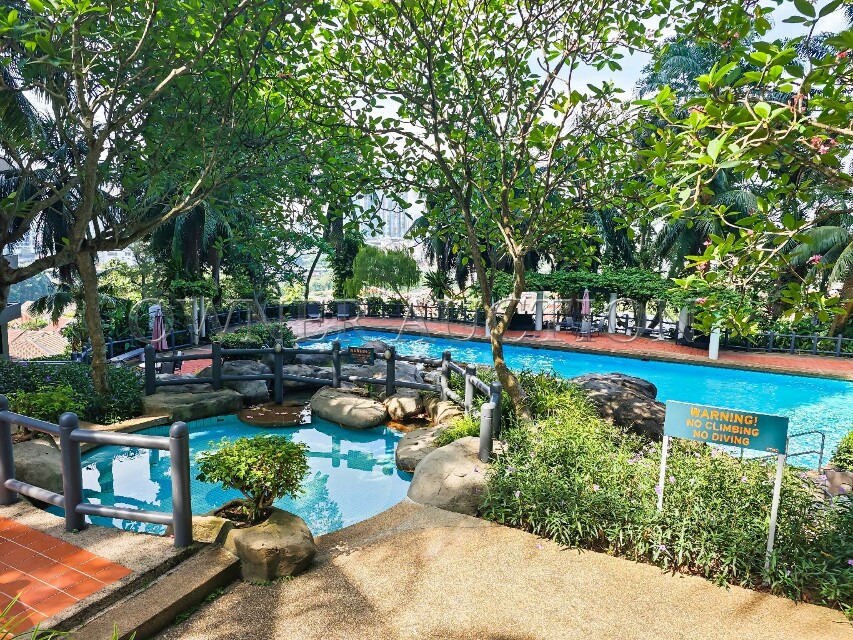 [Exclusive & Privacy - only 6 Units Each floor] Condominium [Rental Return > 5%; Unit facing South East]