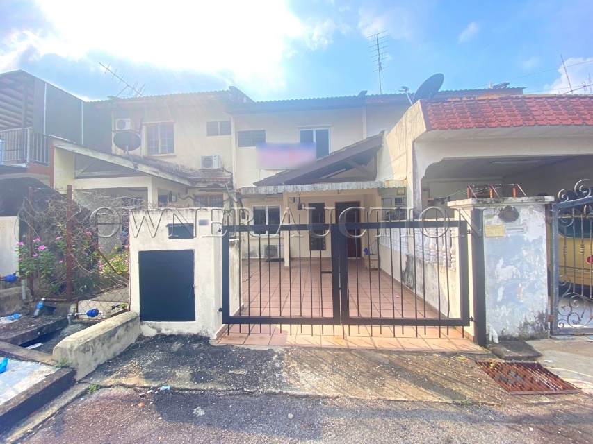 [Next to Commercial area & SMK Menjalara] 2 Storey Terrace House [6 min to Sri Damansara Timur MRT Station & AEON Mall Metro Prima]