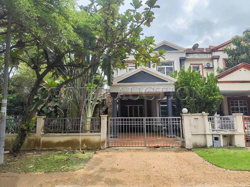 [Spacious Land Area] 2 Storey Terrace House [10 min to Central i-City & AEON Mall Bukit Raja]