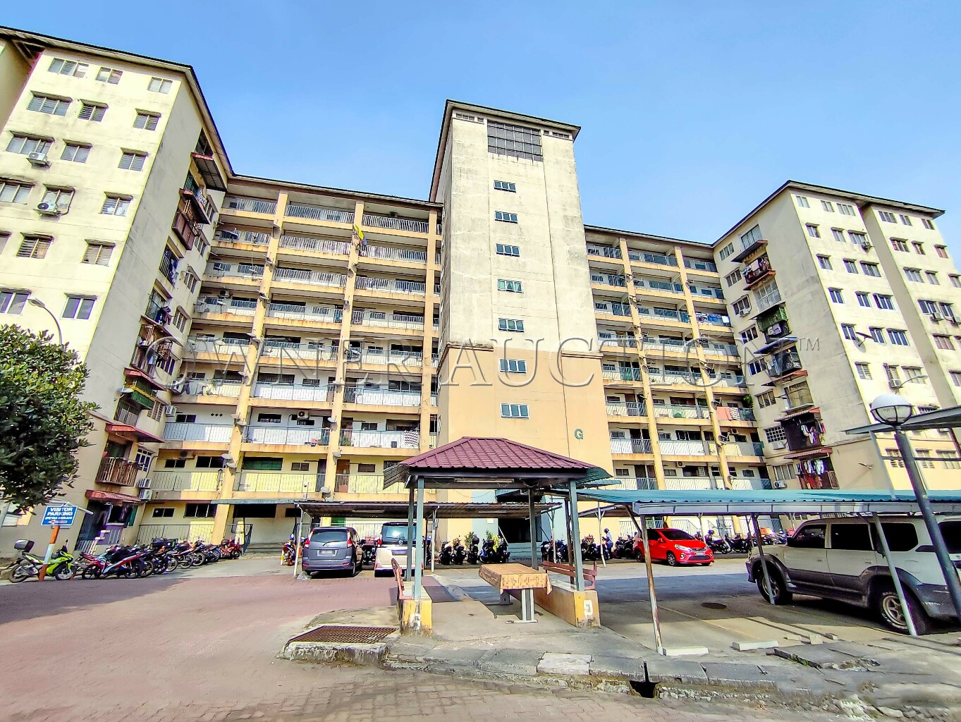 [Located in Strategic and Matured Township] Apartment [3 Min to Puchong Perdana LRT Station; 10 Min to IOI Mall Puchong]
