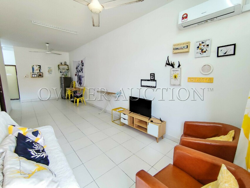 [Surrounded by a variety of shops and daily essentials] 1 Storey Terrace House [5 min to SKS Mall Desaru & KFC Desaru]