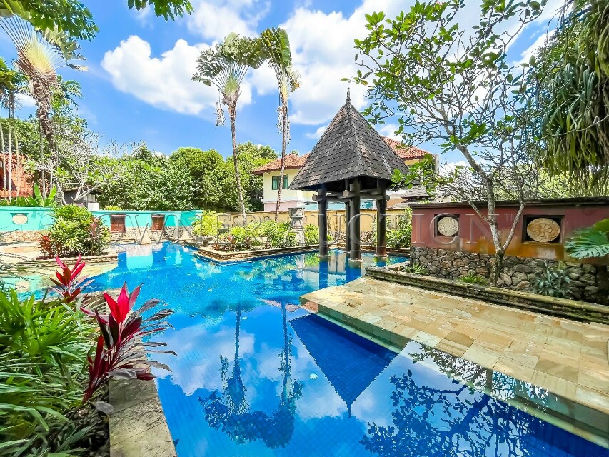 [A resort-style residence in tropical forest] Town House [Close to Kuala Lumpur City Centre,Kuala Lumpur International Airport ( KLIA)]