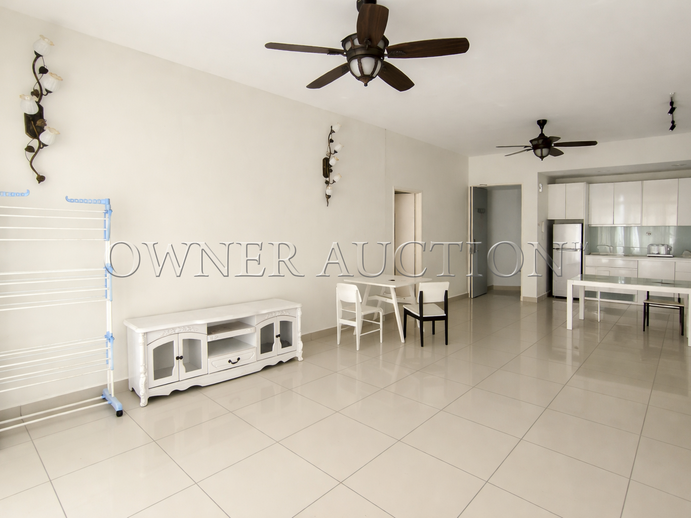 [Vacant corner unit with Strata Title issued] Service Apartment [Prime location-Danga Bay, Johor Bahru]