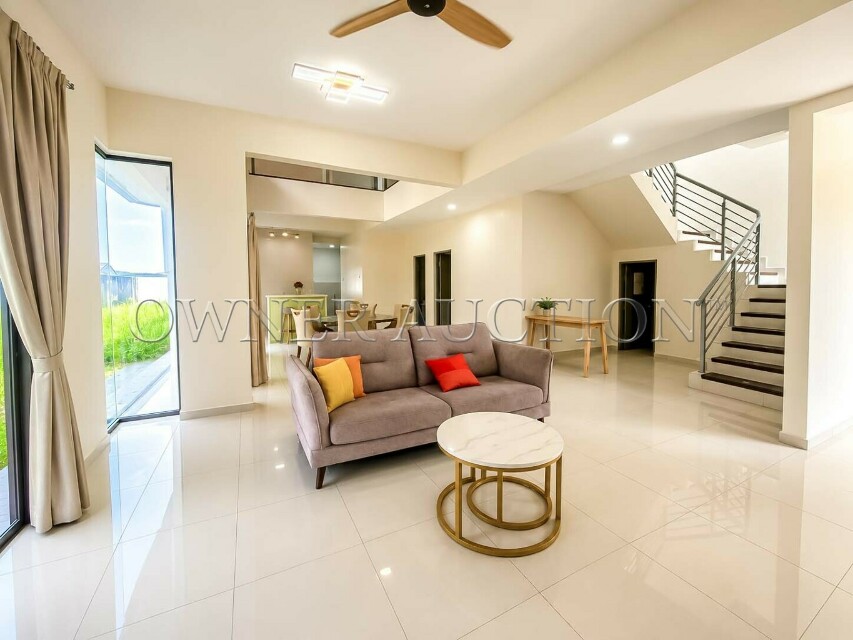 [Uphill Semi-D with Serene Environment] 2 Storey Semi Detached House [Easy Access to KLIA]