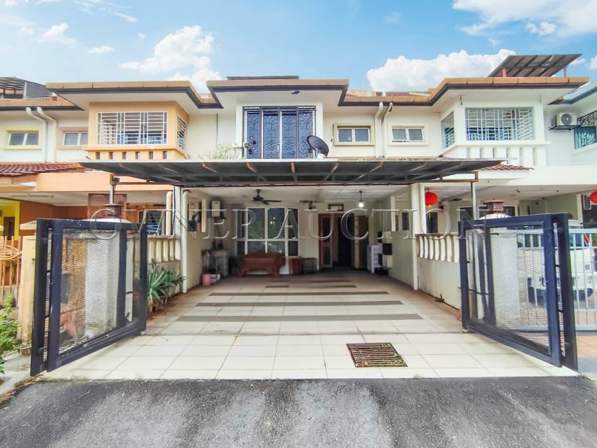 [Guarded and Privacy Housing Area] 2.5 Storey Terrace House [4min to MRT Bandar Tun Hussein Onn, 8min to MRT Taman Suntex, 9min to Aeon Cheras Selatan]