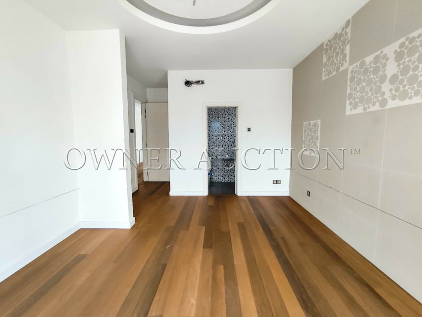 [Vacant unit; Gated & Guarded Community] 2 Storey Bungalow House [Easy access from PLUS & LEKAS Highway]