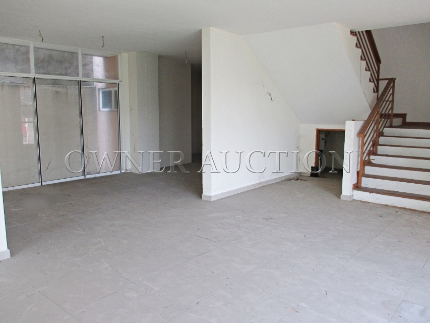 [Vacant Unit] 3 Storey Cluster House [3 min to Monterez Golf & Country Club; 4 min to Econsave Kampung Baru Subang; 10 min to Bandar Pinggiran Subang]