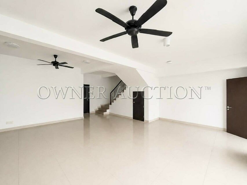 [Surrounded by various Amenities] 2 Storey Link House