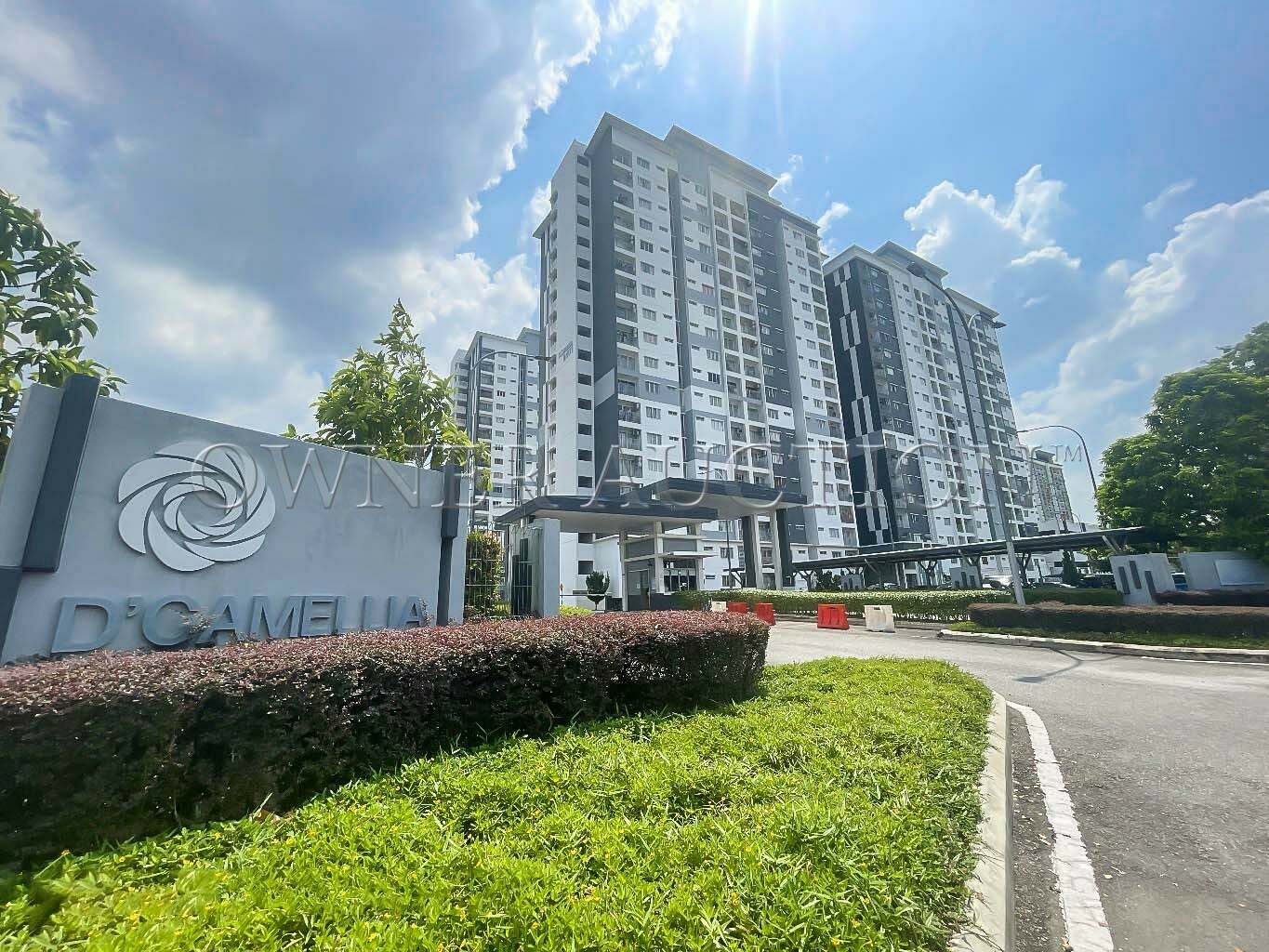 [Vacant unit with Balcony] Freehold Condominium [5 min to Setia EcoHill Mall]