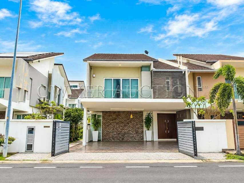 [Freehold | Fully Renovated] 2 Storey Semi Detached House [Near Johan Setia LRT | Great Highway Access]