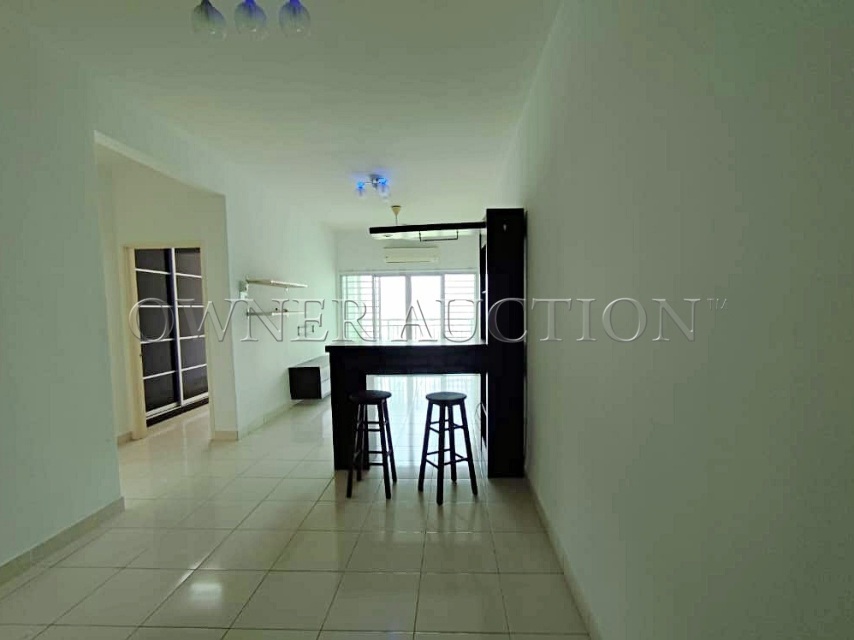 [Vacant Unit] Condominium [70% Occupancy Rate; Right Beside SJKC Kheow Bin; 3 min to Batu Caves KTM Station]