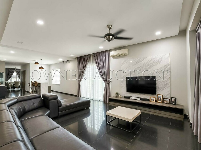 [Well-maintained extended and renovated unit] 3 Storey Semi Detached House [Short drive to Kajang town centre and Bandar Sungai Long]