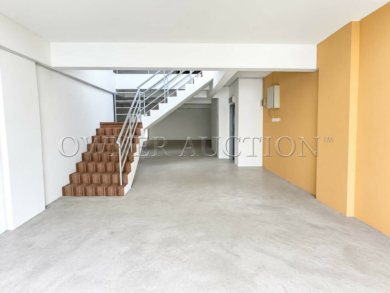 4.5 Storey Stratified Intermediate Terrace Shop Office with Lift [Strategically located; 3 min to Lembah Subang LRT Station & Ara Damansara LRT Station; 4 min to Paradigm Mall]
