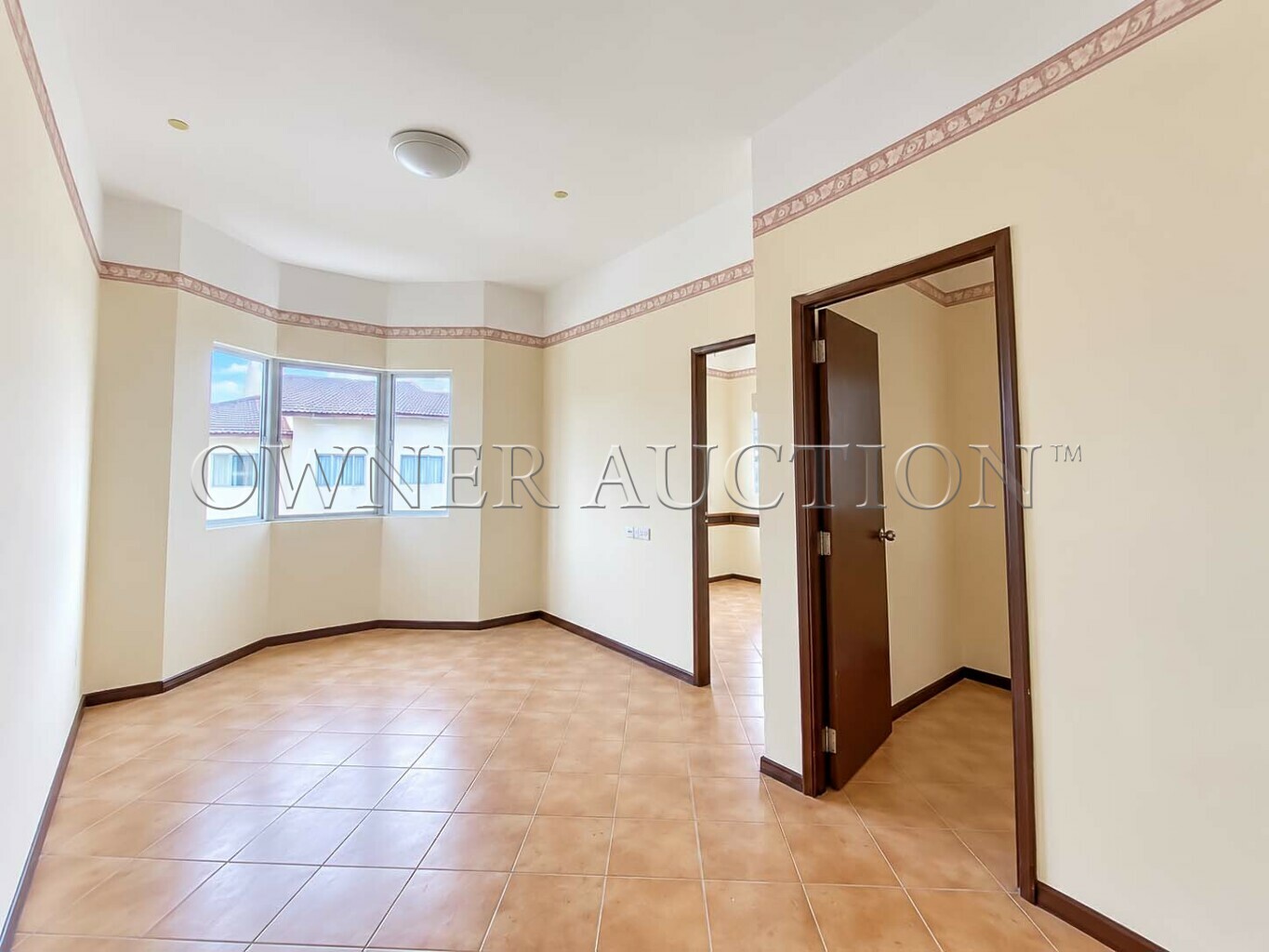 PD Tiara Bay Apartment [Right in front of Royal Palm Springs Golf Club; 9 min to Pantai Tanjung Biru]