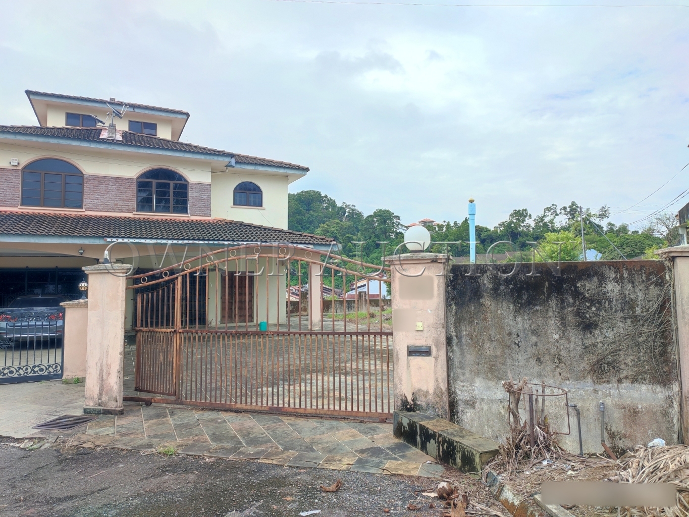 2 Storey Semi Detached House with 2 basement floor, Corner Lot [5 min to AEON Mall Taiping & Taiping Railway Station; 6 min to Lotus's Taiping & Taiping Sentral Mall]