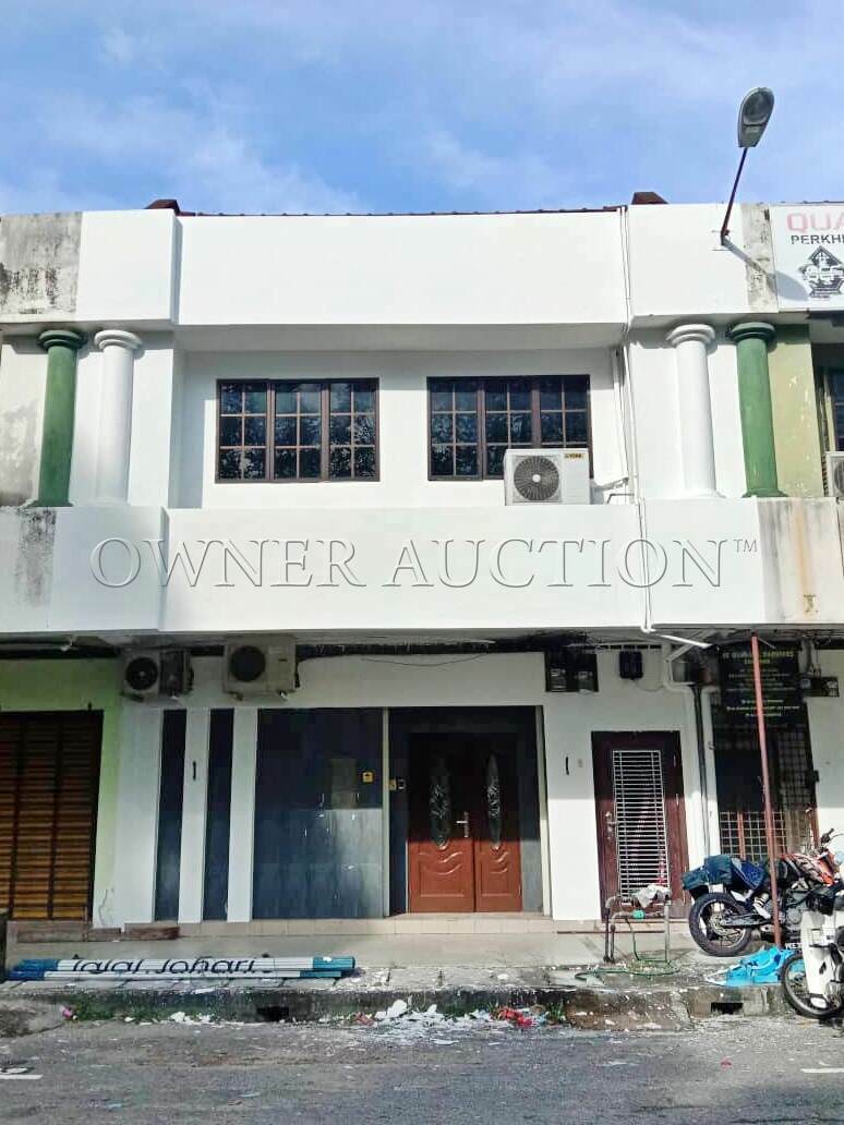 [Strategically located in one of Ipoh’s established commercial zone] 2 Storey Shop [Facing the main road with strong foot traffic]