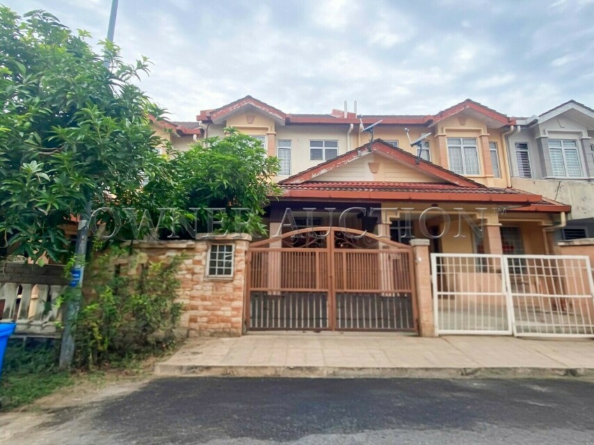 [Surrounded by matured residential area] 2 Storey Terrace House [Short distance to Sultan Abdul Aziz Shah Airport]