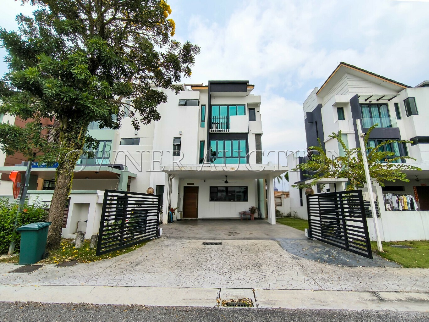 [Renovated with Fully Furnished] Freehold 3 Storey Semi Detached House [7 mins to Bandar Mahkota Cheras]