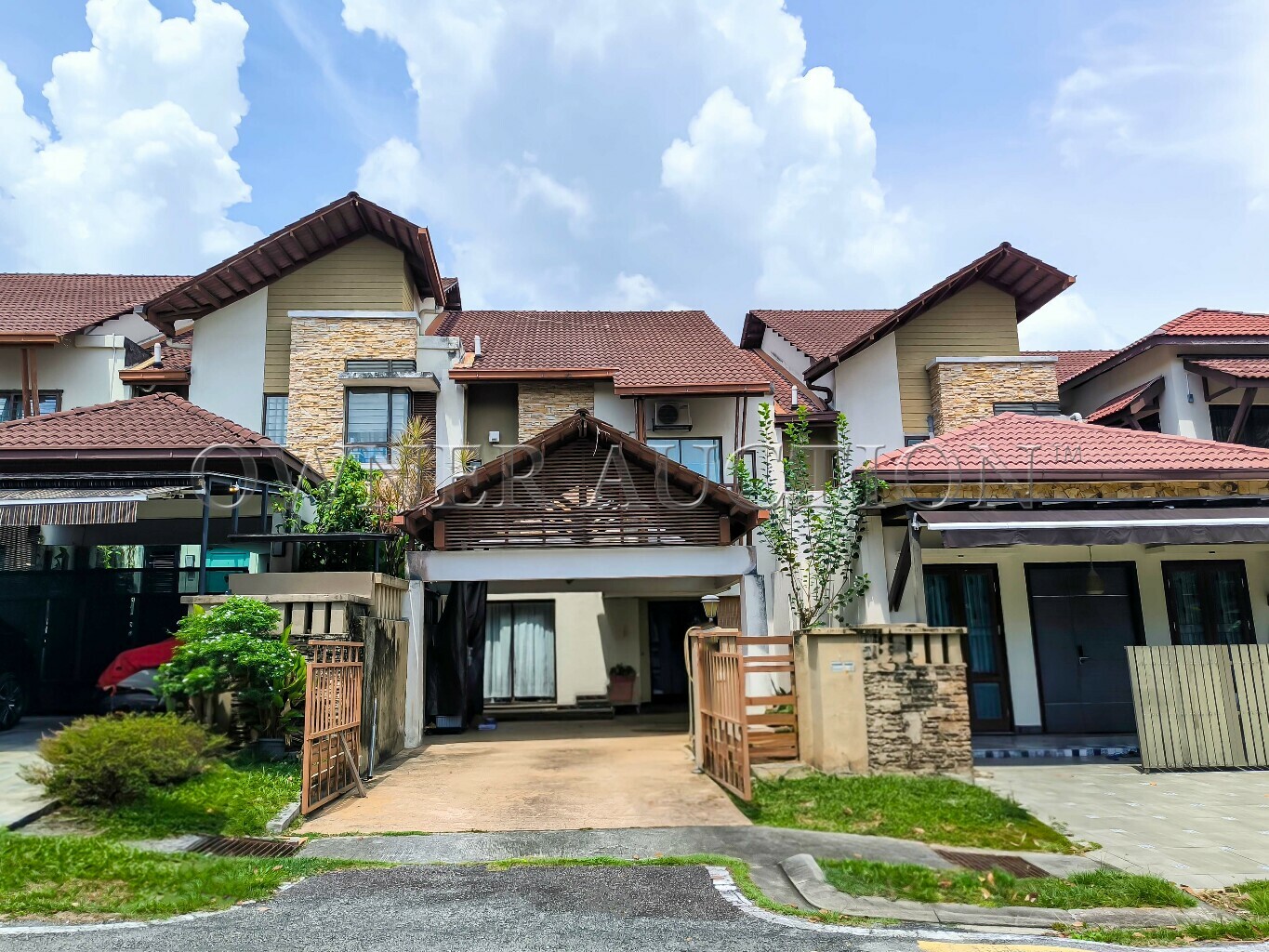 [Upcoming LRT3 line links Shah Alam to Bandar Utama & Klang] 2.5 Storey Terrace House [4 mins to Aeon Shah Alam]