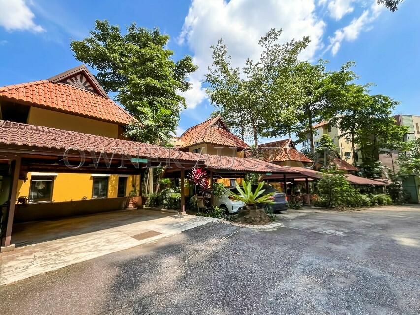[Private Landed Residence-Strata Title] Villa [Close to Kuala Lumpur City Centre; KL International Airport (KLIA)]