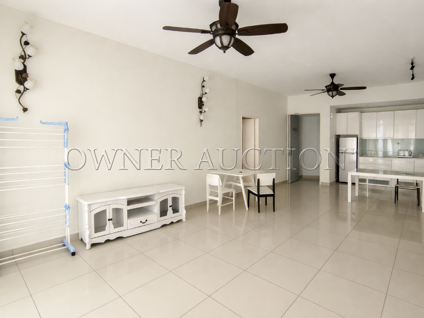 [Vacant corner unit with Strata Title issued] Service Apartment [Prime location-Danga Bay, Johor Bahru]