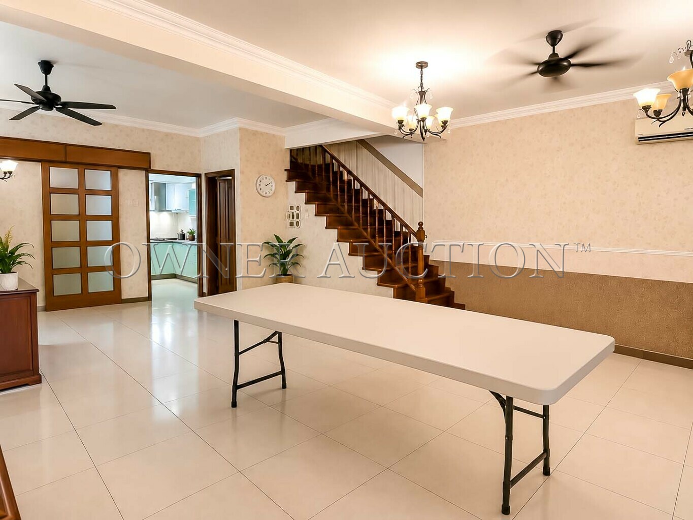 [Renovated & Partially Furnished; Dimensions: 16' x 75] 2 Storey Link House [10 mins to MRT Sungai Buloh; Easy access via GCE, PLUS and Jalan Sungai Buloh–Shah Alam]