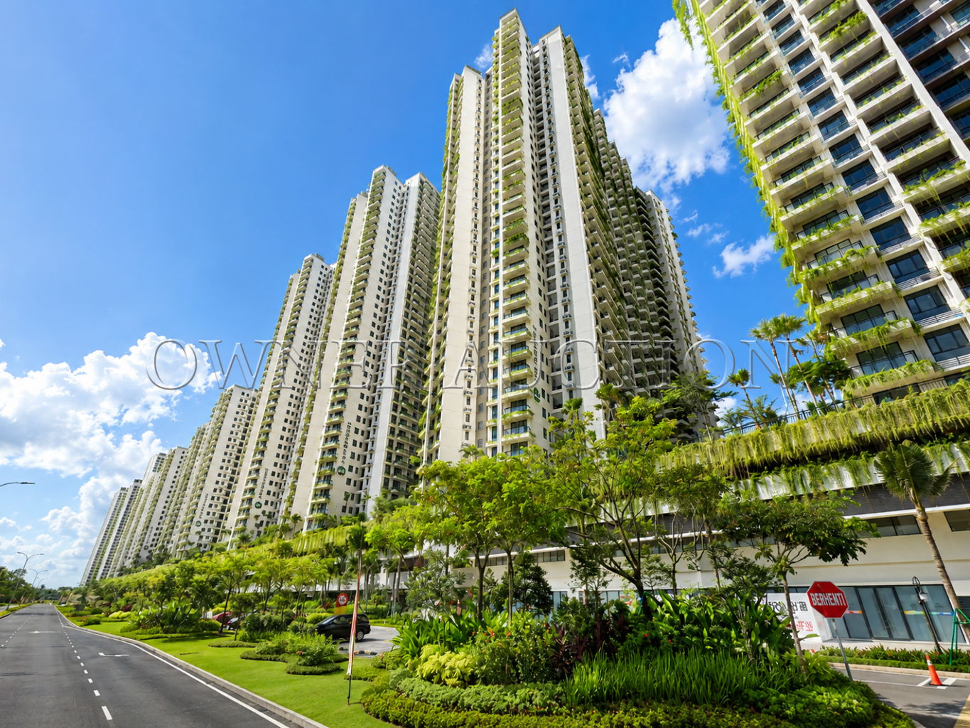 [Resort-Style Beachfront Living] Service Apartment [ 3 mins to Forest City Commercial Area]