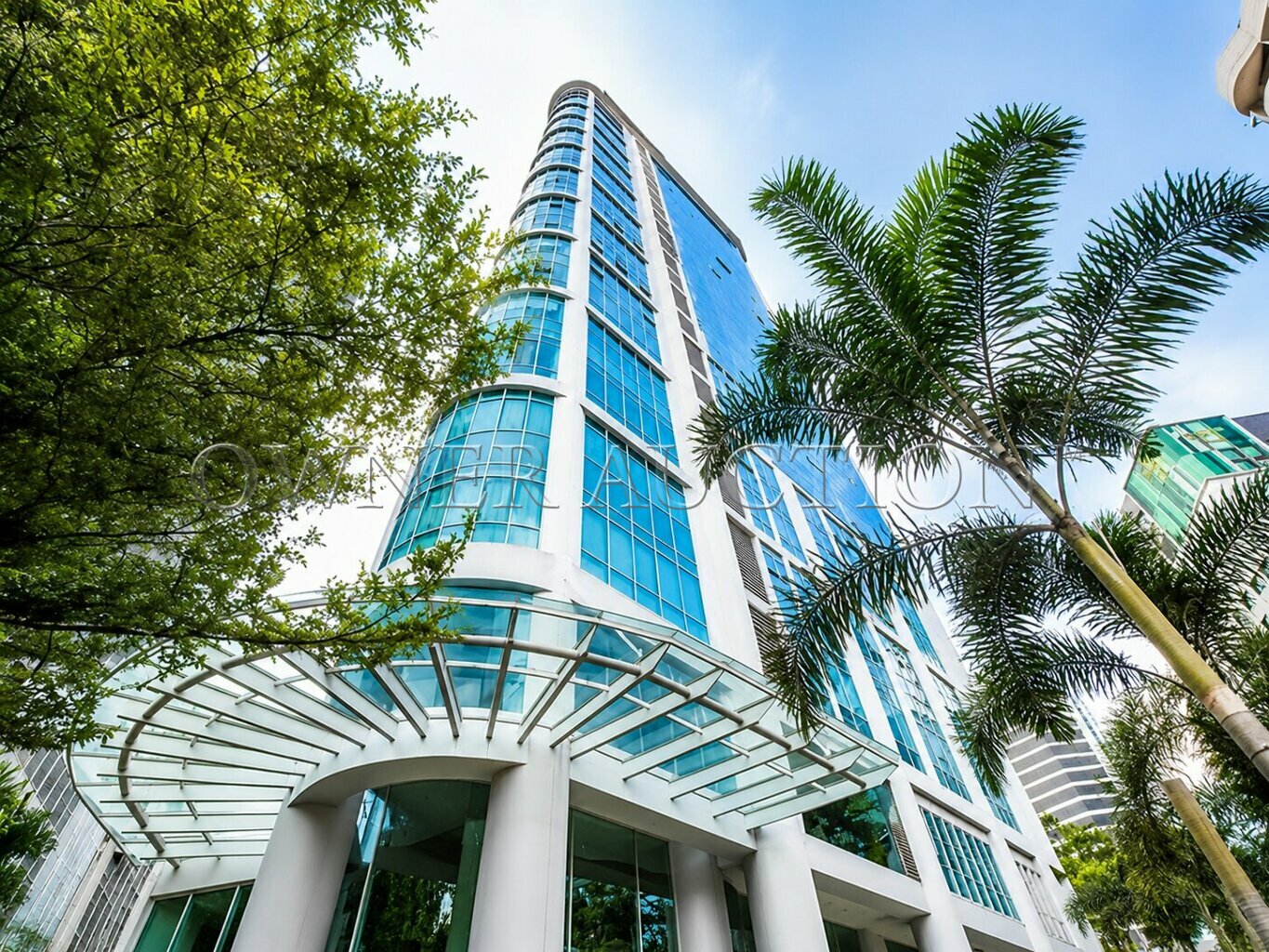 [ROI > 5%; Tourists Hot Spot in Bukit Ceylon] Serviced Suite [Low Density High Security | Just 3 mins walk to Changkat]