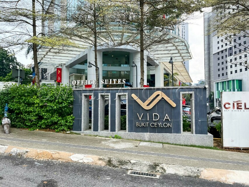 [Up to RM 8,000/Month Rental Yield; Tourists Hot Spot in Bukit Ceylon] Serviced Suite [Low Density High Security | Just 3 mins walk to Changkat]