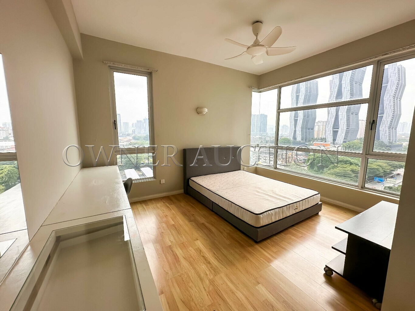 [Renovated and Corner Unit] Condominium [Walking Distance to KTM & MRT Sentul Station]