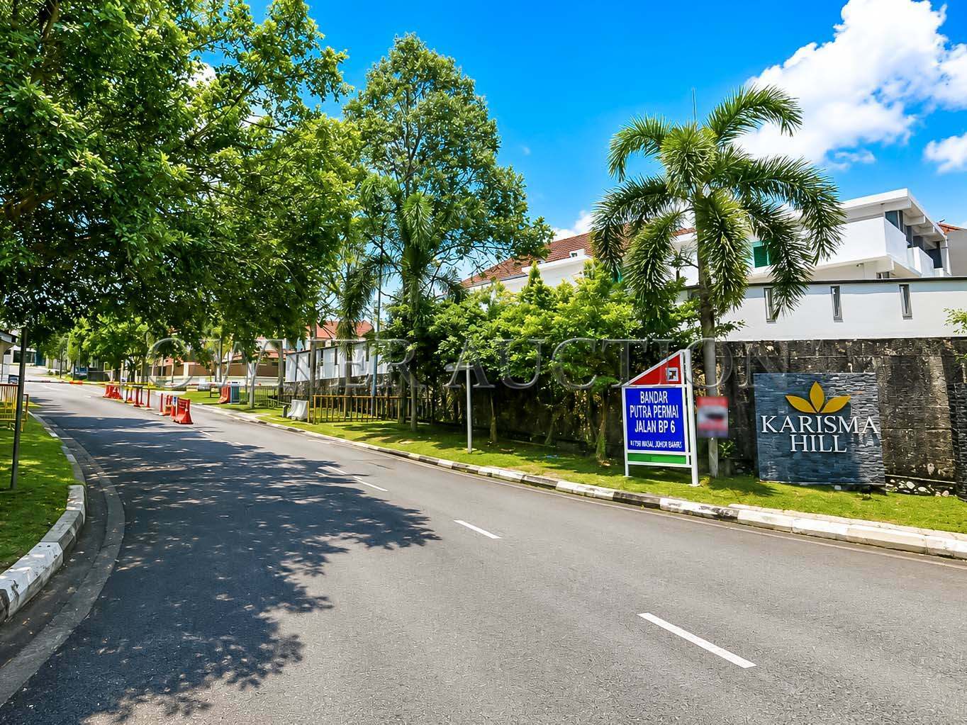 [Spacious Landed Living; Ideal for Family Living] 3 Storey Courtyard Villa [10 mins to IOI City Mall Putrajaya, Easy access via MEX, SILK, and LDP]