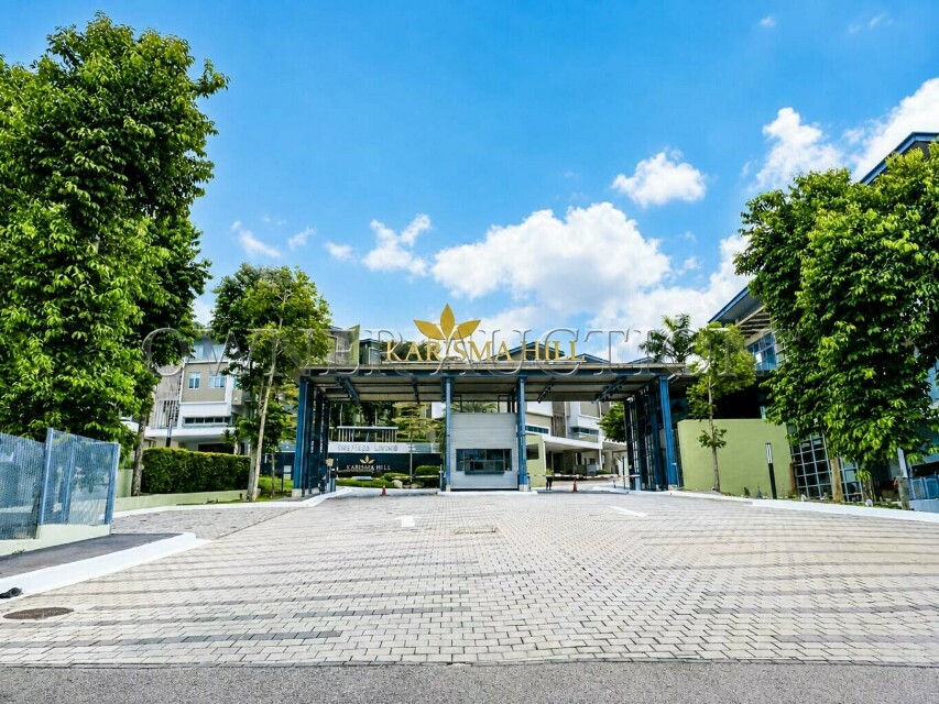 [Spacious Landed Living; Ideal for Family Living] 3 Storey Courtyard Villa [10 mins to IOI City Mall Putrajaya, Easy access via MEX, SILK, and LDP]