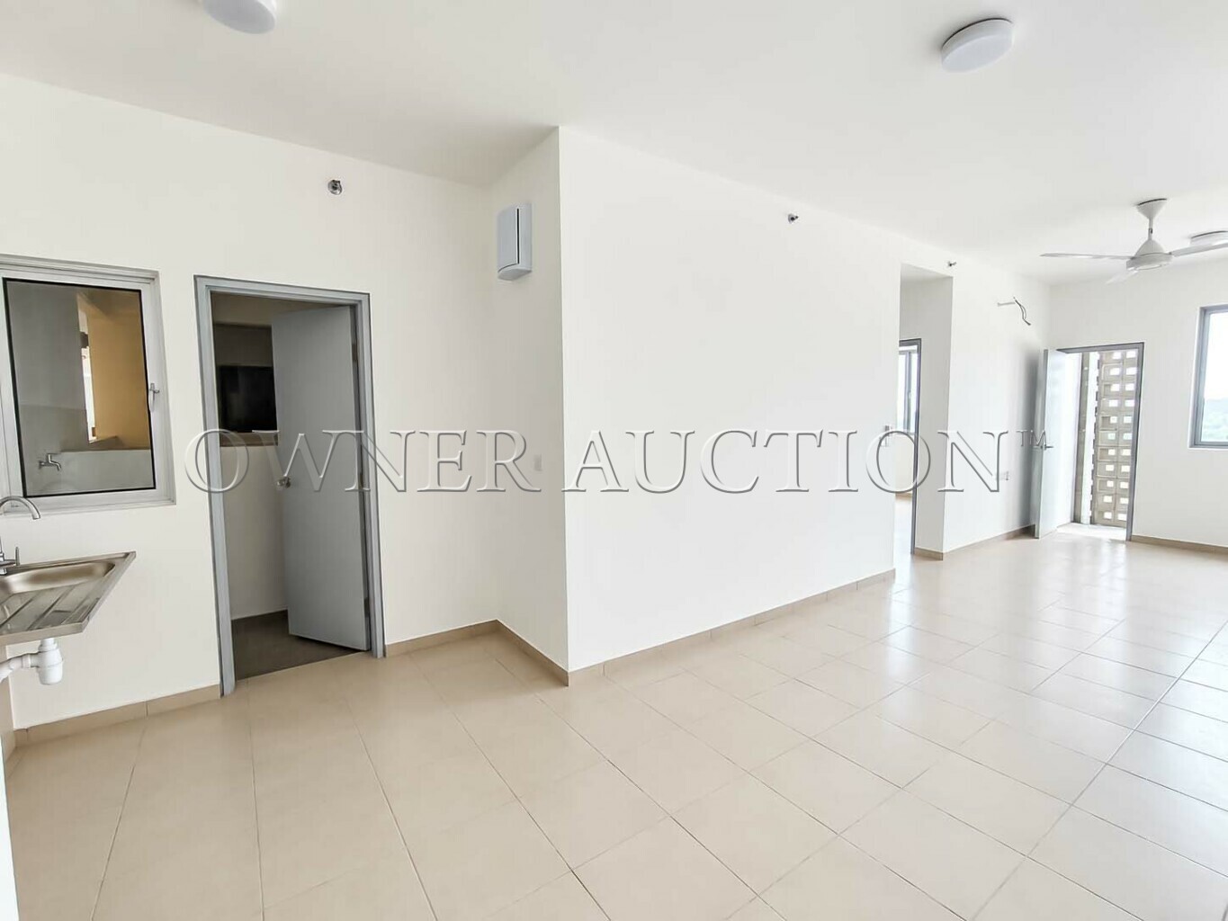 [Gross Rental Yield up to 7% per annum; Vacant unit] Service Apartment [10 mins to ERL KLIA Transit Station Salak Tinggi, Easy access via ELITE, MEX and Jalan Dengkil–Salak Tinggi]