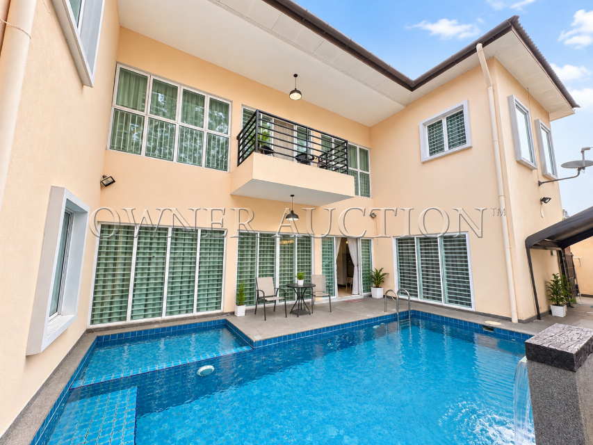 [Spacicous Family Bungalow with Private Pool] 2 Storey Bungalow House [11 min to LRT Station USJ 21]