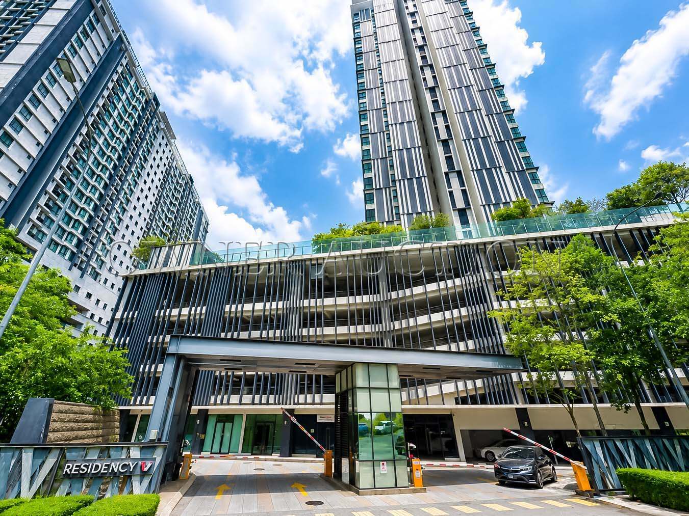 [Vacant Unit; Ideal for Own Stay or Investment] Service Residence [10 min to MRT Kuchai Lama, 13 min to Mid Valley Shopping Mall]