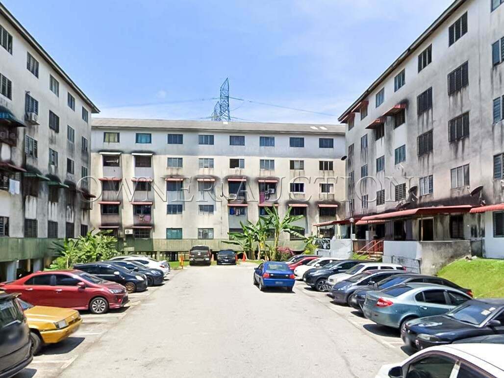 [Ground Floor and End Lot Unit; Bukit Rawang Jaya] Flat [6 min to KPJ Rawang; 8 min to KTMB Rawang]