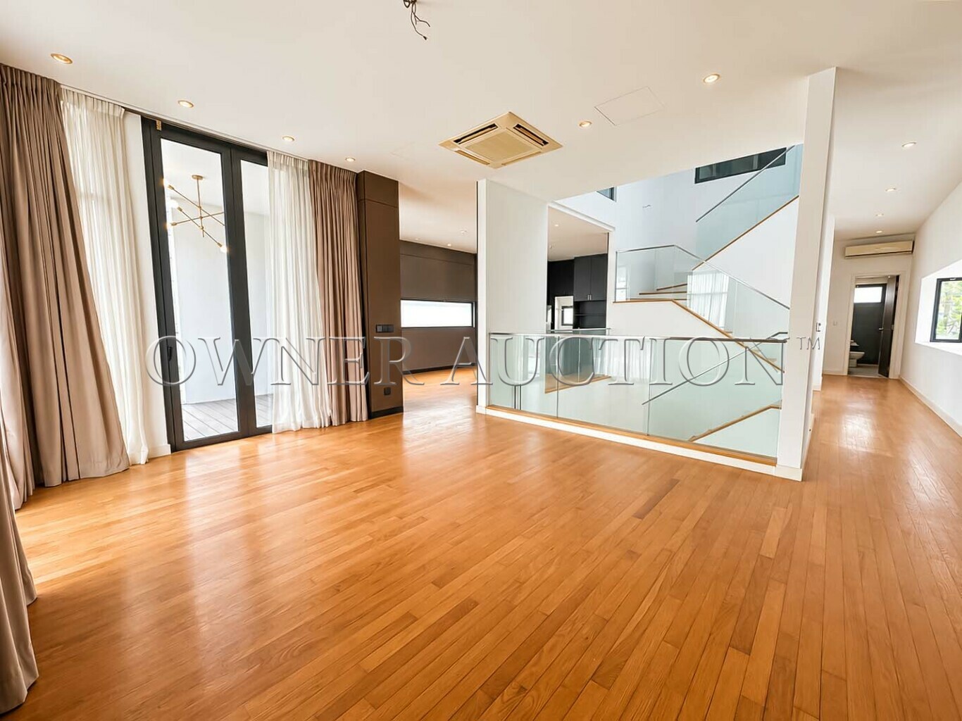 [Gated Guarded; Twin Palms Kemensah] 3 Storey Bungalow [10 min to Melawati Mall and KL East Mall]
