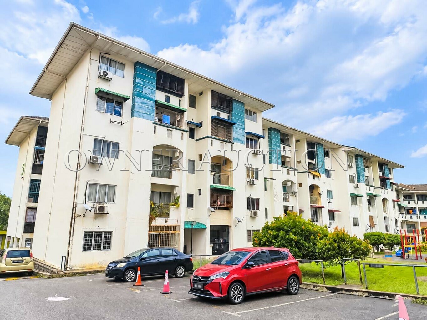 [Strata Title issued; Renovated Home] Apartment [5 mins to MRT Bandar Tun Hussein Onn; 10 mins to AEON Mall Cheras Selatan]